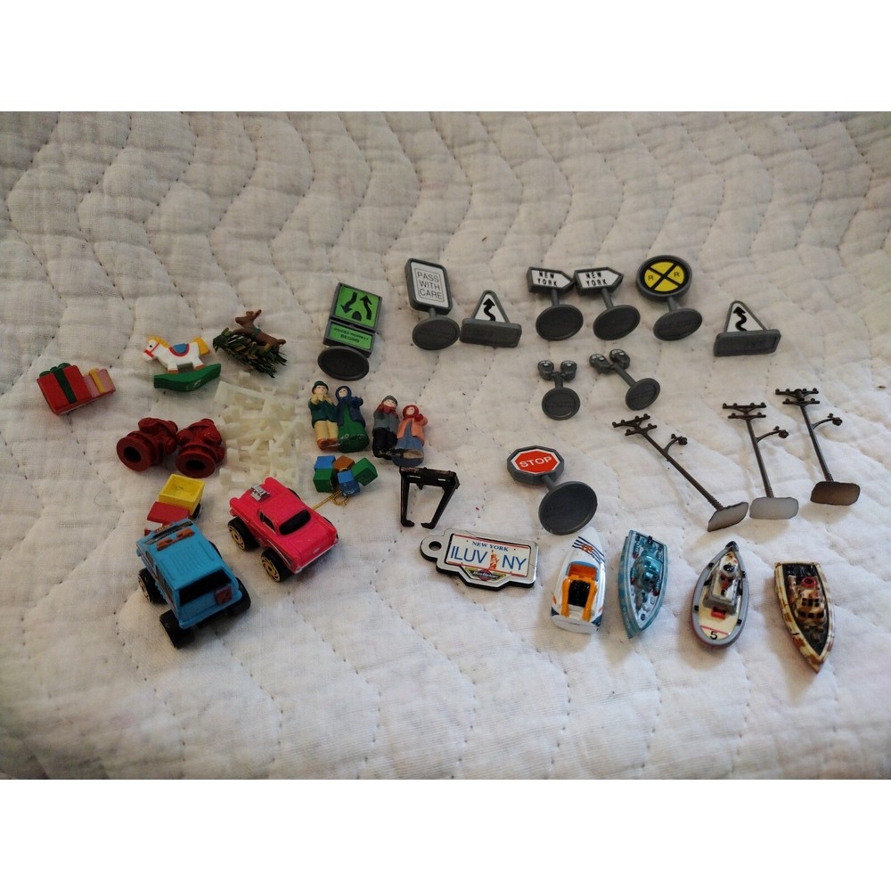 Lot of ROAD CHAMPS Street Signs Micro Machines, Fire Hydrant, boats, cars
